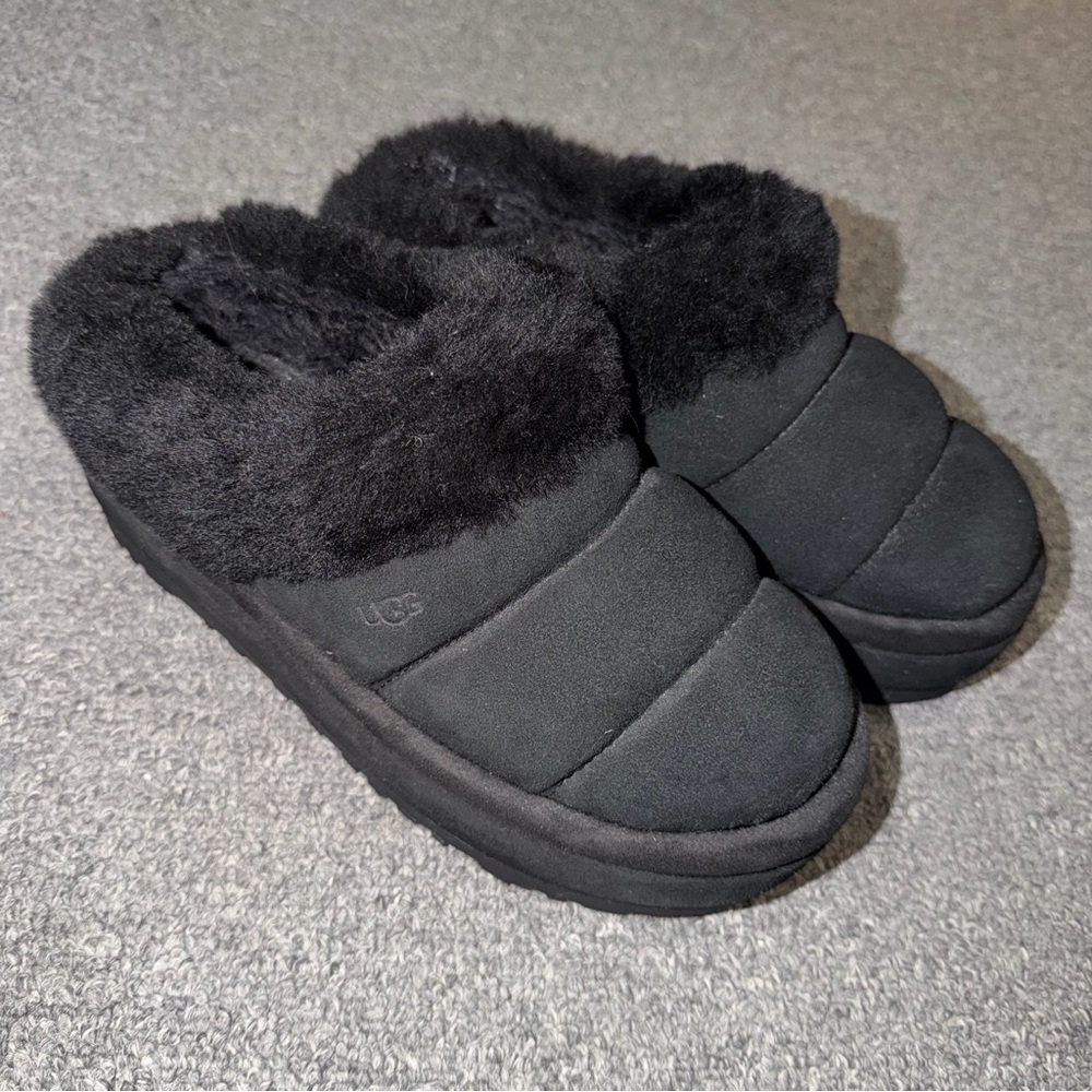 UGG Tazzlita Slippers in black